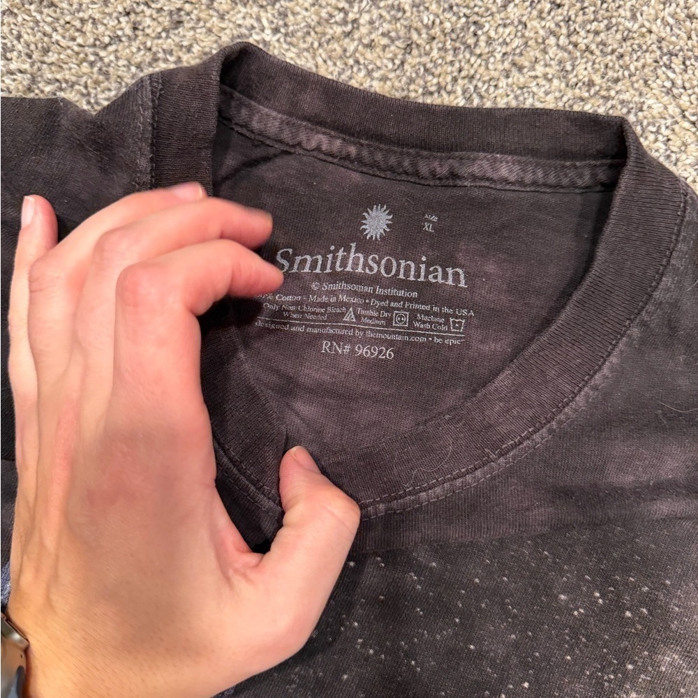 Smithsonian men’s space shirt XL EUC - Picture 5 of 5